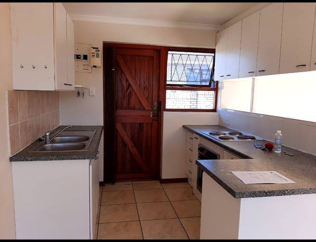 2 BEDROOM TOWNHOUSE RENTED IN CHARLO